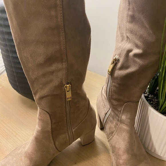 Tan suede high knee boots - Picture 4 of 4